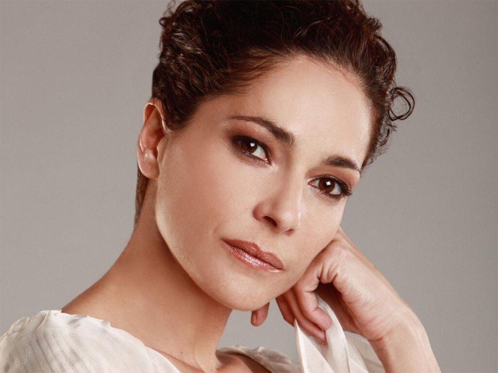 Chi è Simona Cavallari? Età, marito, figli, Serie Tv, Instagram