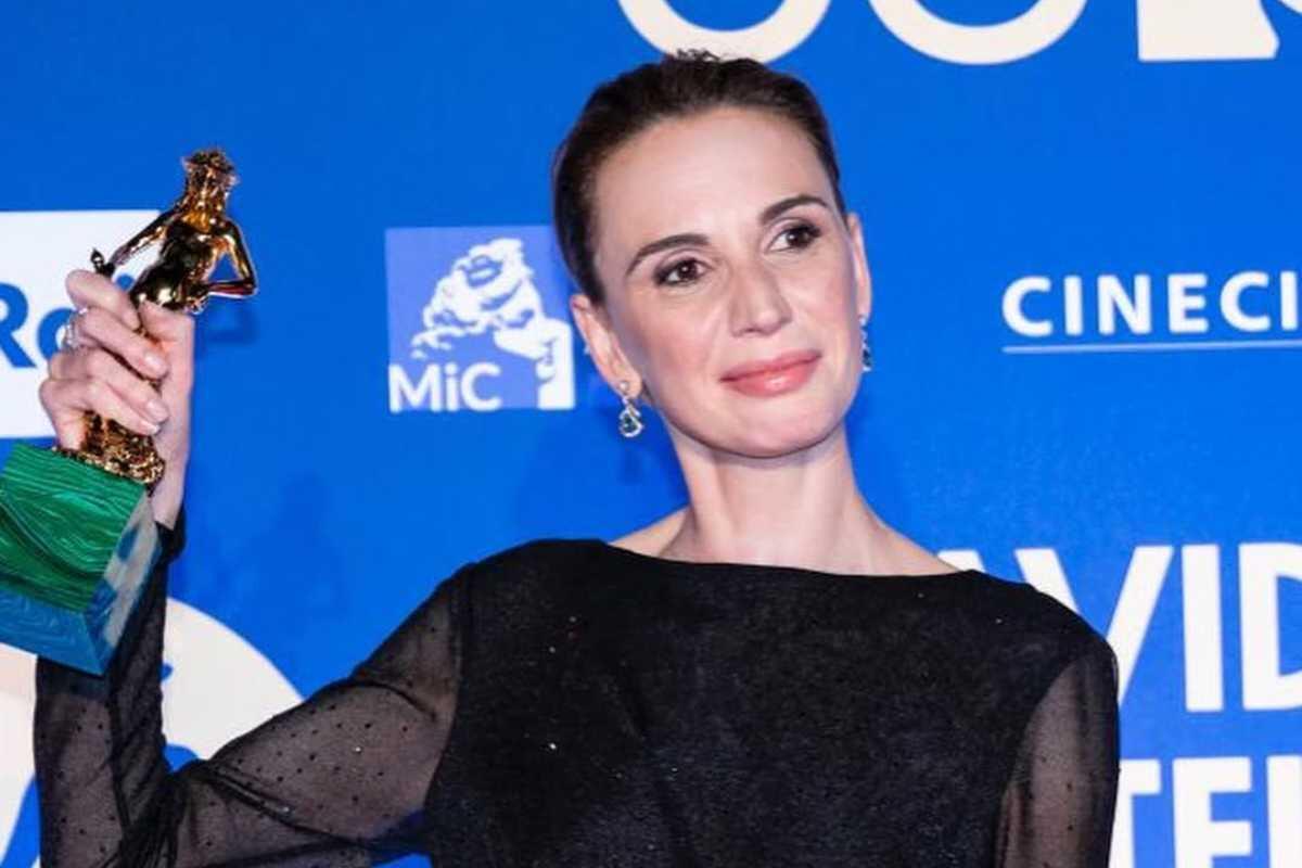 Chi è il marito di Emanuela Fanelli? Vita privata, carriera e curiosità sull'attrice romana