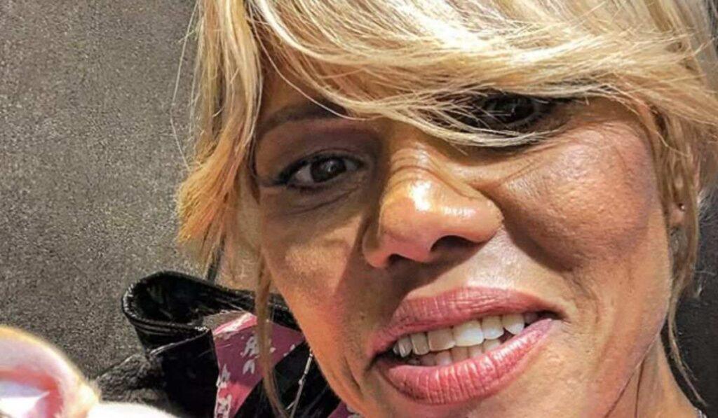 Primo piano di Floriana Secondi sorridente