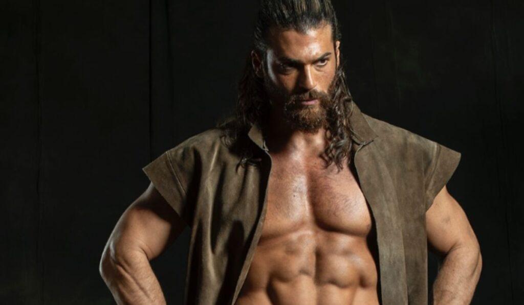 Can Yaman nei panni de Il turco