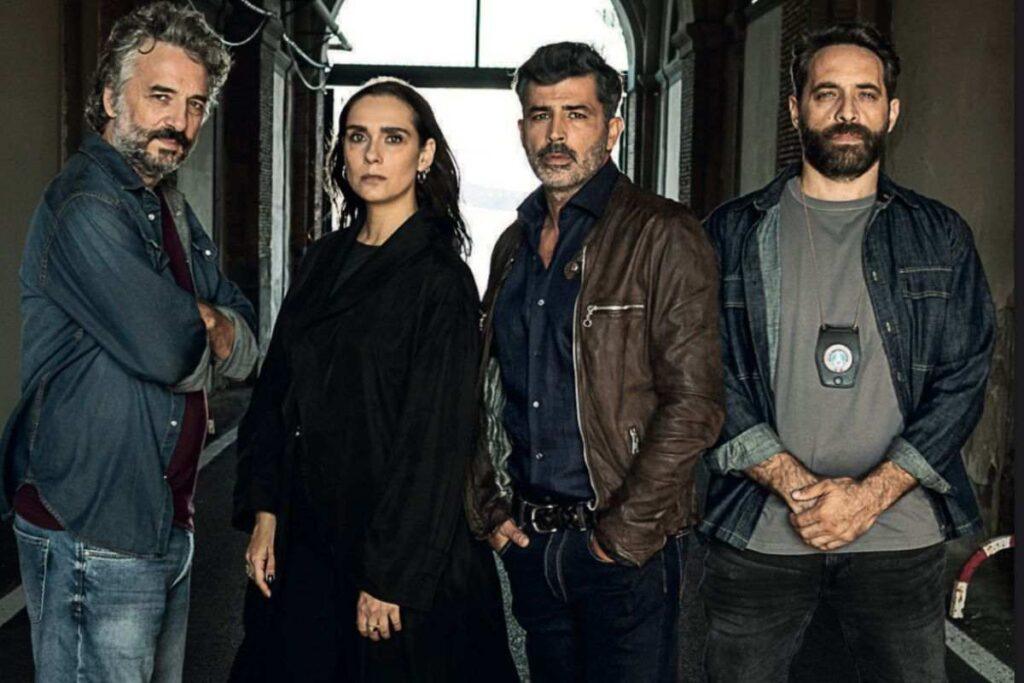 La direttrice, il comandante e le guardie dell'IPM di Napoli in Mare Fuori