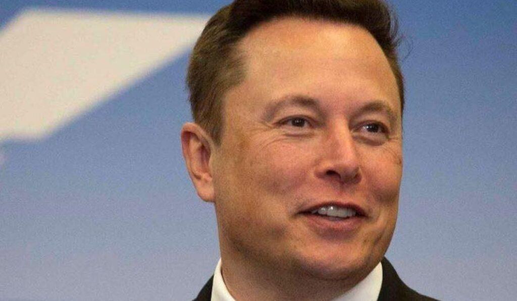 Primo piano di Elon Musk