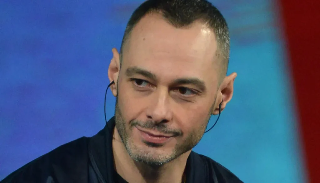 Chi è la fidanzata di Fabri Fibra? Il mistero sulla vita privata del rapper