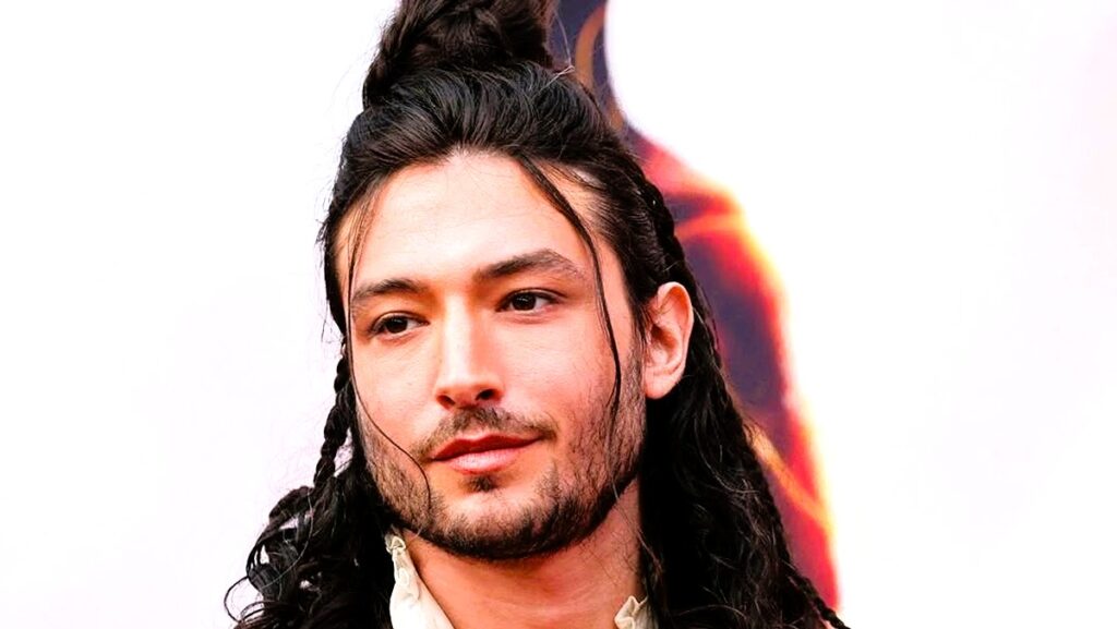 Filming Italy Sardegna, il ritorno di Ezra Miller: l'importanza dei veri amici