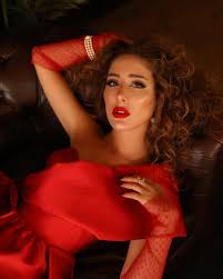 Chi è Polen Emre? Età, vita privata, carriera, biografia, Fadik in Terra Amara