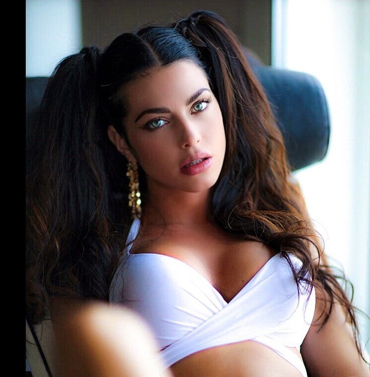 Chi è Stella Versini? Dalla Corsica a modella internazionale: biografia e curiosità