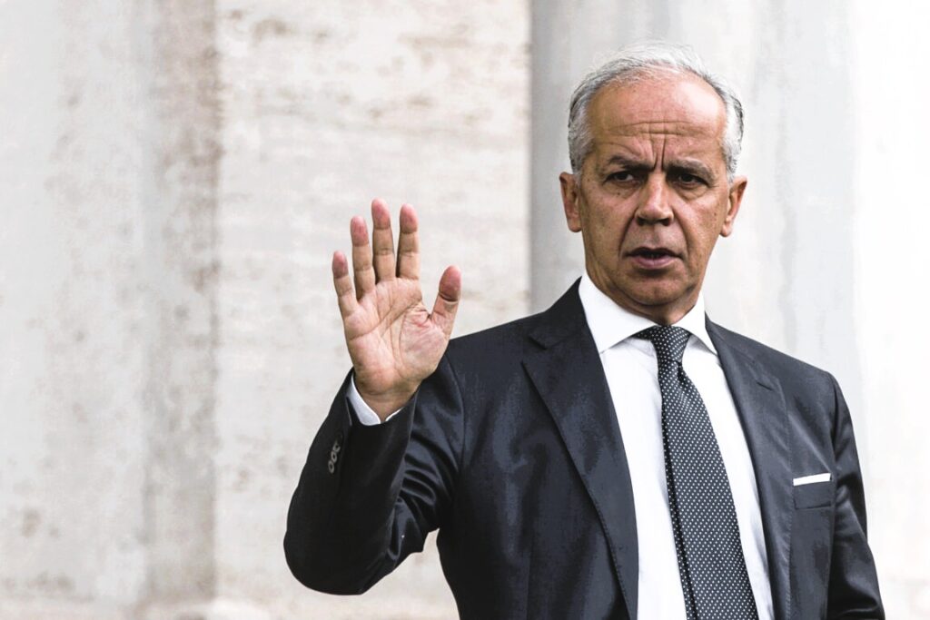 Chi è il Ministro Piantedosi: partito, perché è stato espulso, moglie