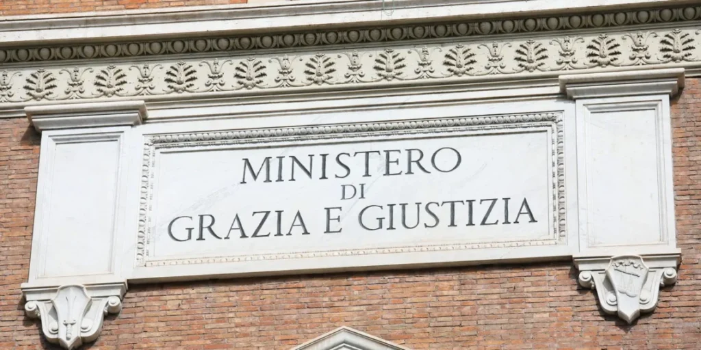 Concorso Ministero Giustizia 2025: 2.970 posti per diplomati e laureati, come partecipare e cosa sapere