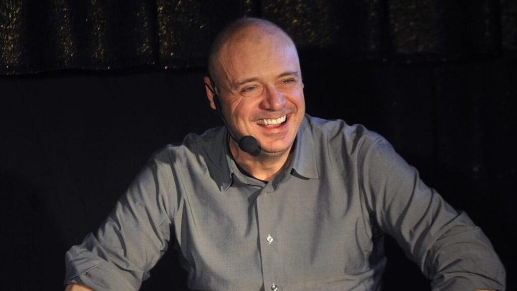 Leonardo Manera derubato in treno: carriera, età, vita privata e cosa è successo davvero tra Mestre e Padova