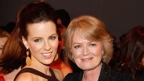 Chi era Judy Loe, morta tra le braccia della figlia Kate Beckinsale: età, carriera, mariti