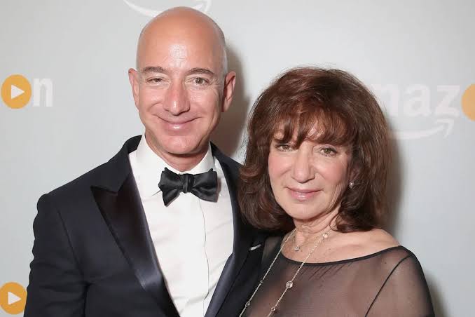 Chi era Jacklyn Bezos, la madre di Jeff: età, marito, vita, impegno e il ricordo commosso del figlio