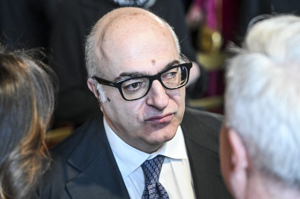 Chi è Mario Sechi: età, moglie, figli, carriera, vita privata e polemica Rai