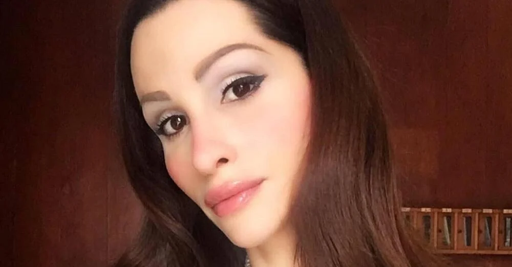 Azzurra Barbuto, chi è la giornalista e scrittrice: carriera, libri e le ultime polemiche