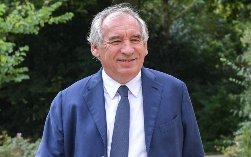 Chi è François Bayrou? Età, carriera, moglie, figli e le sfide del premier francese “figlio della terra”