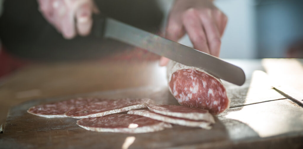 Salame Felino IGP: storia, gusto e numeri di un salume che parla di Parma