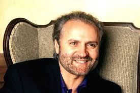 Chi era Gianni Versace? Vita, morte e il rapporto speciale con Giorgio Armani