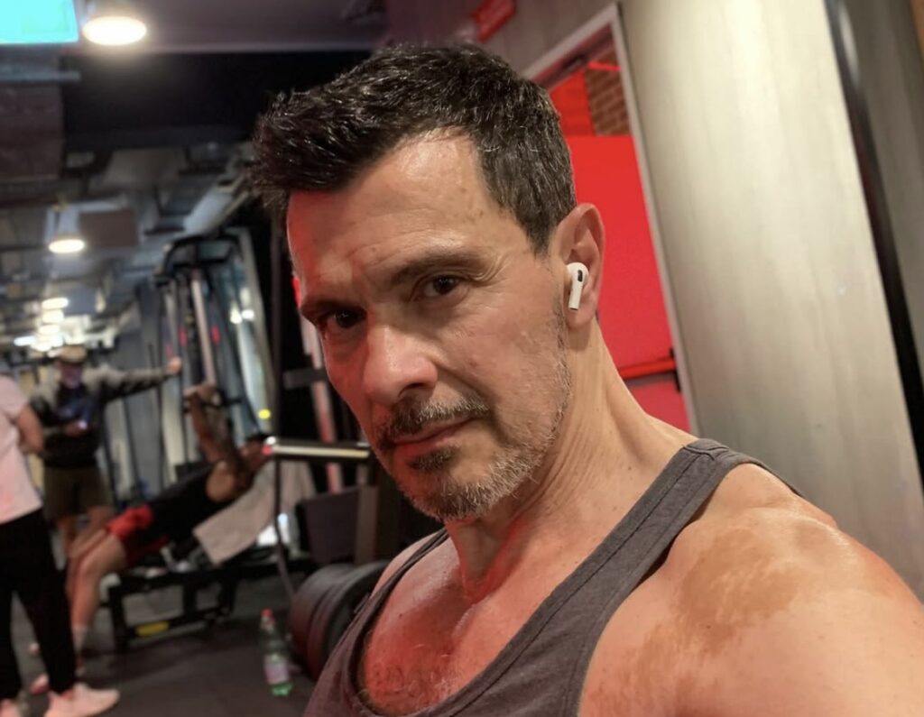 Chi è Manuel Franjo: icona anni ’80 tra danza, musica e nostalgia pop